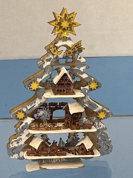 Painted Christmas tree with tiny houses lv22419b
