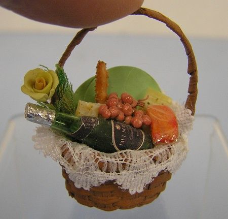Oval Basket of Cheese Grapes and Sparkily ch22666