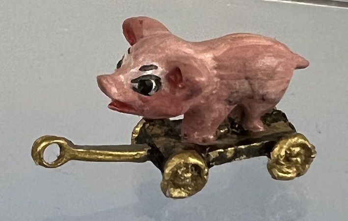 Piggy Pull Toy ch22414