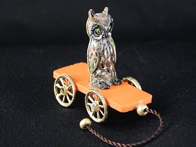 Owl on Pull Cart owlcart
