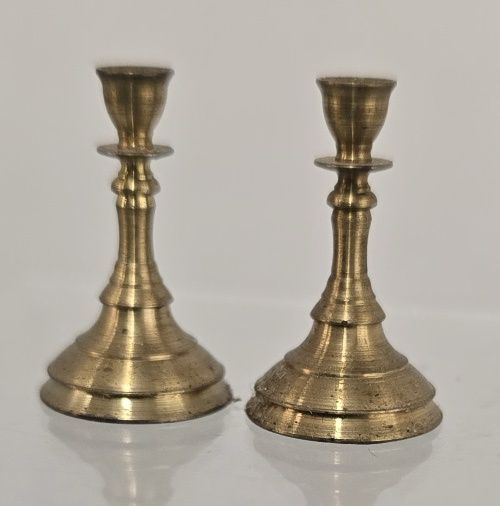 Pair of Slender Brass Candlesticks mc05250