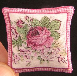 Pillow - Roses on Pink Gingham IBpil228