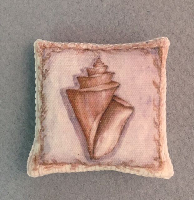 Pillow - Shell on Lavender IBpil279