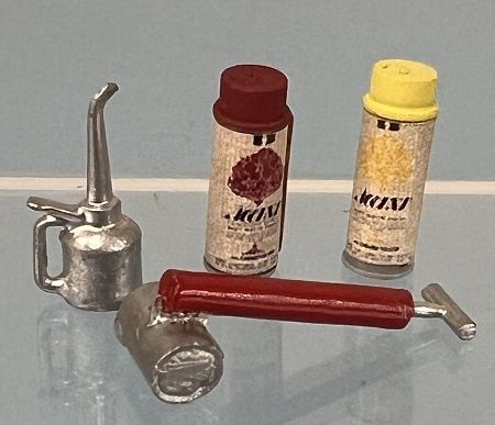 Paint Cans Bug Spray and Oil Can mc06022