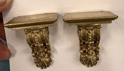 Pair of Gold Brackets mc391x
