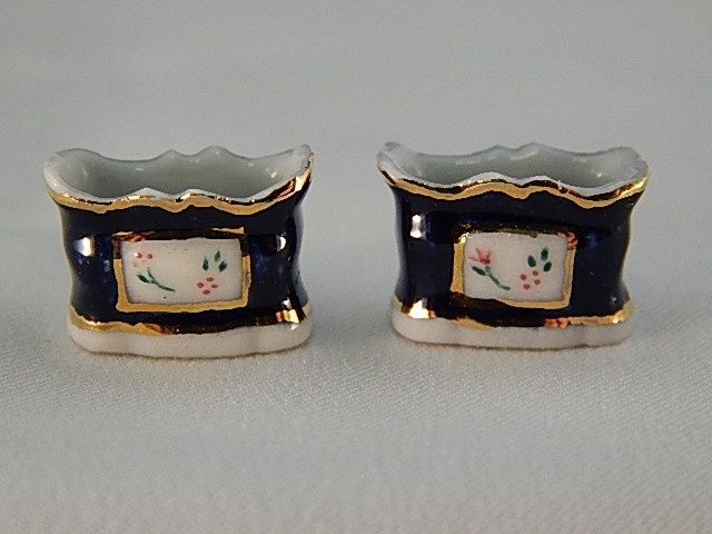 Pair of Porcelain Bowls by Ron Benson lh632