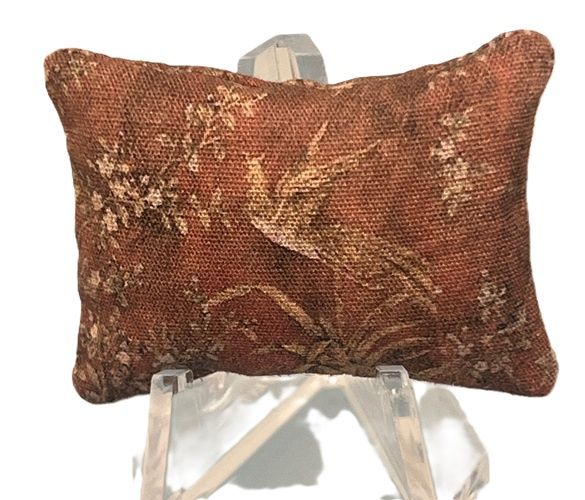 Pat Tyler Pillow (bird in flight) pt007