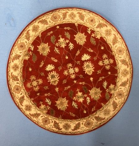 Red and gold round rug 142