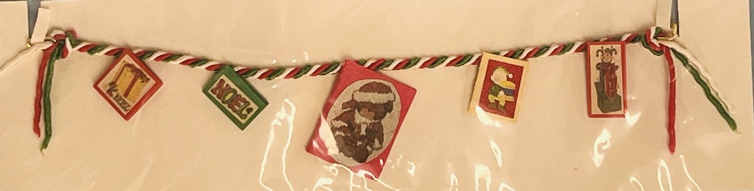 Red, White, and Green Roping with Christmas Cards dhs4459