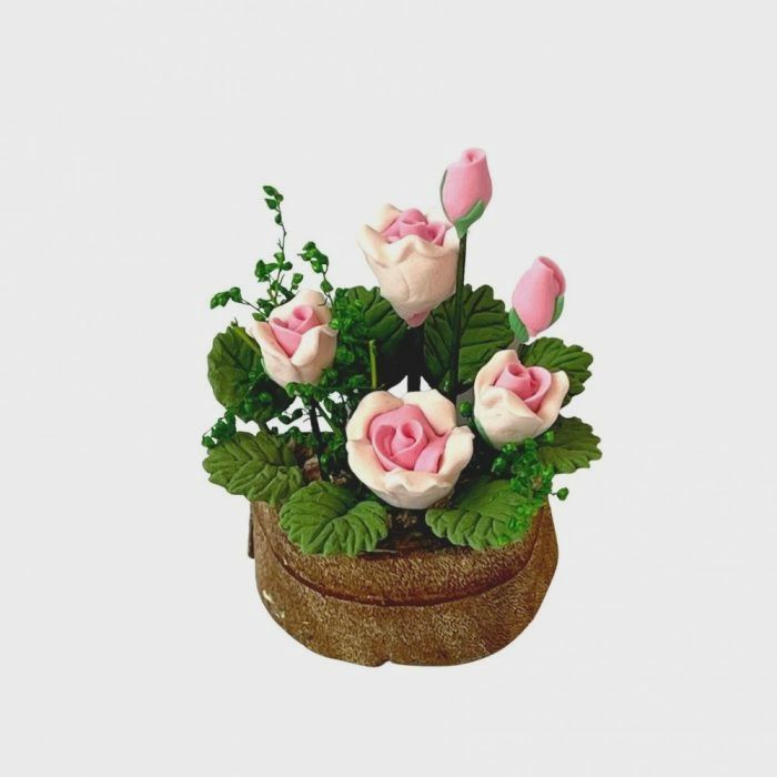 Pink Roses In A Half Moon Tub d4207