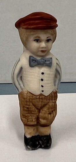 Porcelain Boy Figurine cn117