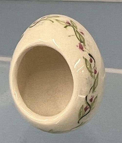 Porcelain Egg with Opening MC030651