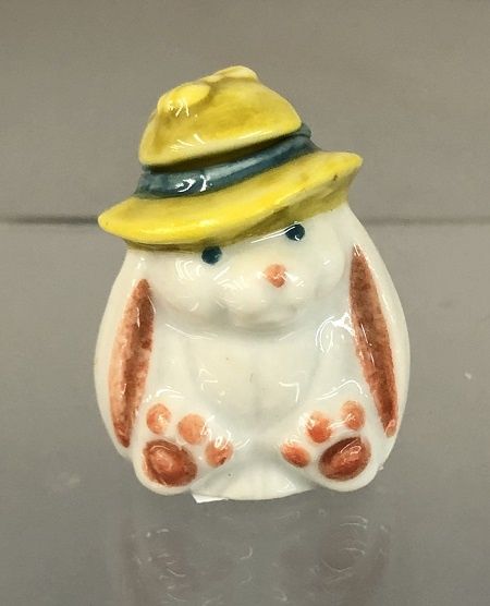Rabbit figure in porcelain Mxrm0054