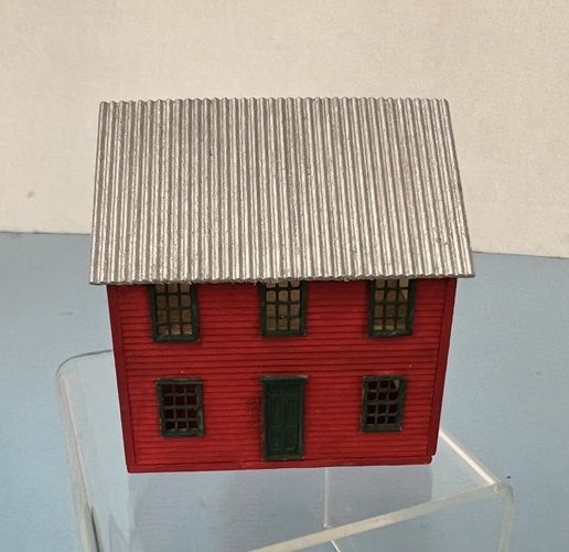 red house with front roof 10000171