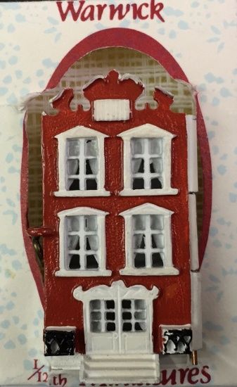 Red Warwick Miniature Dollhouse wm650.10