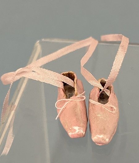 Pink Leather Ballet Toe Slippers with Ties ala927