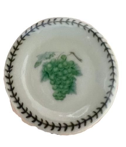 Plate with Grapes ttmt40