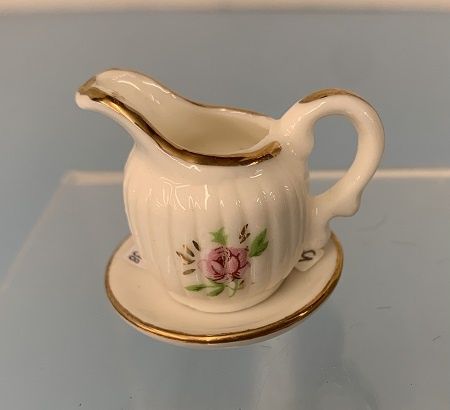 Porcelain Pitcher and Bowl with Flowers mc030738