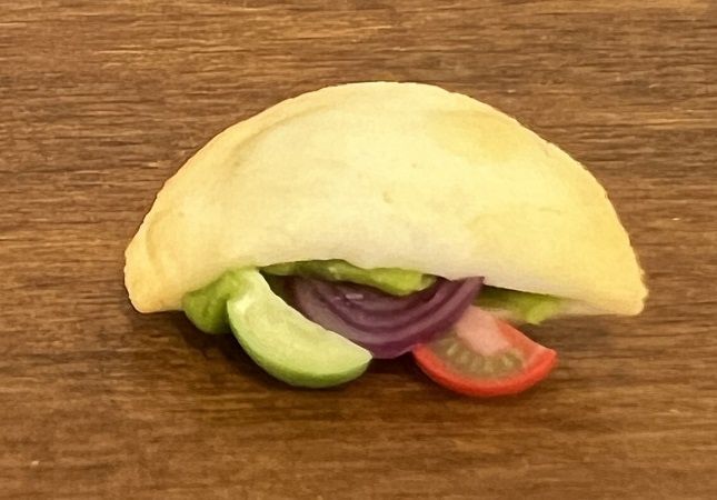 Pita with Veggies th009