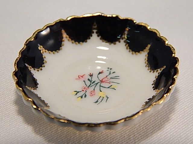 Porcelain Bowl by Ron Benson lh633
