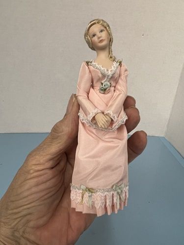 Porcelain Doll in Pink mn130