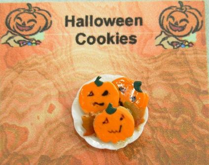 Pumpkin Jack o'Lantern Cookies on Plate SH512a