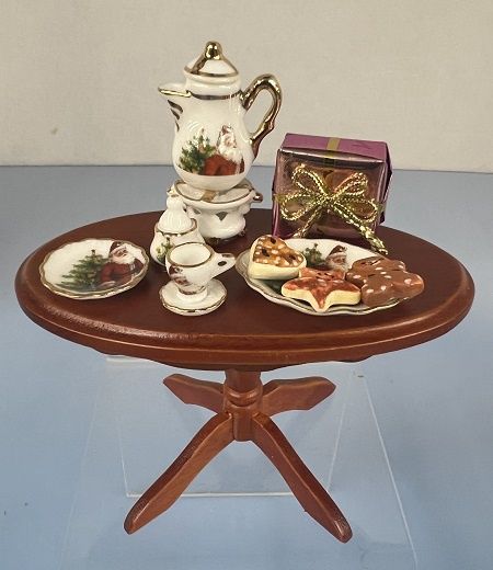Santa Claus Table of Goodies Reutter001.821/6