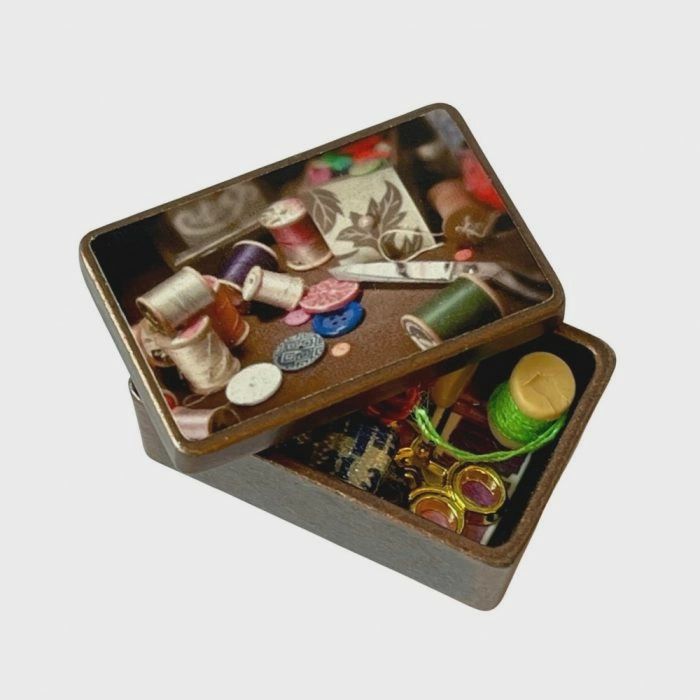 Sewing Tin with Contents d4238