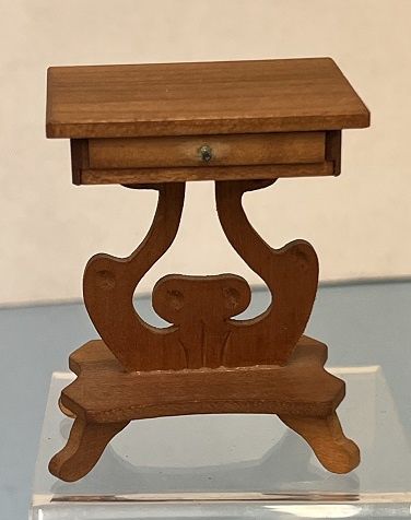 Shackman Side Table mn484