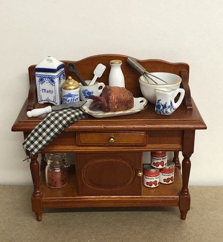 Reutter Holiday Prep Table mc01342