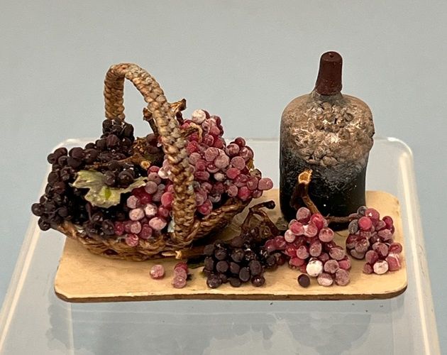 Serving Board of Wine and Grapes mc030928