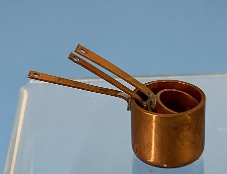 Set of Three Copper Pans mc06023h
