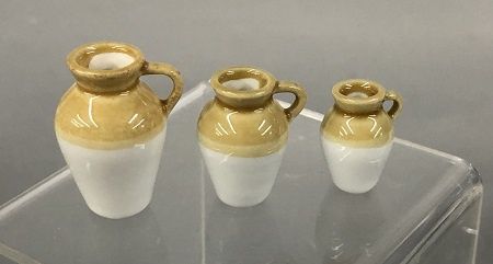 Set of Three Jugs bdb903