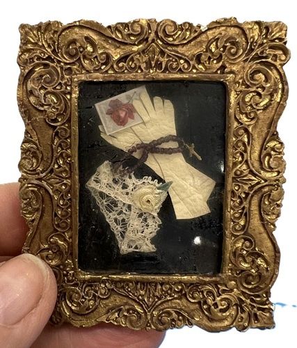 Shadowbox of Vintage Lady's Accessories cn0078