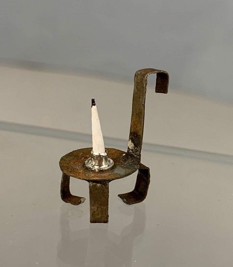 Rustic Candle Holder mc01660
