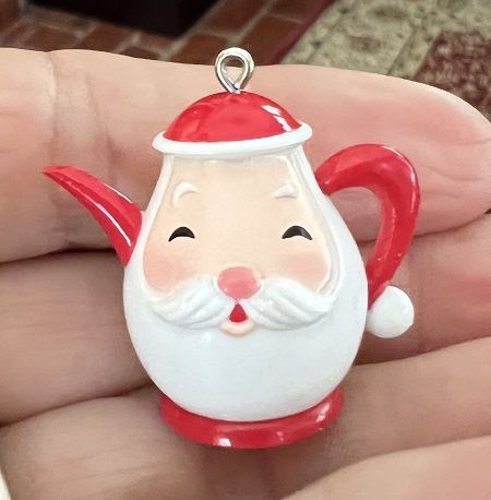 Santas Little Teapot qxm8536