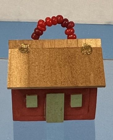 Sewing Tool Carrier Shaped like a House MC06018