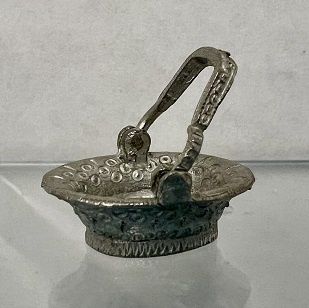 Silver Bowl with Movable Handle mn376