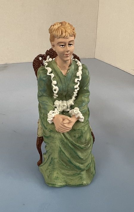 Sitting Emma ch22483