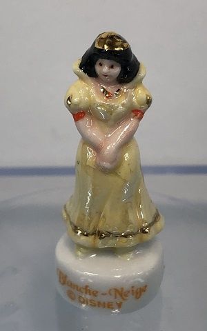 Snow white Figurine Snowwhiteone