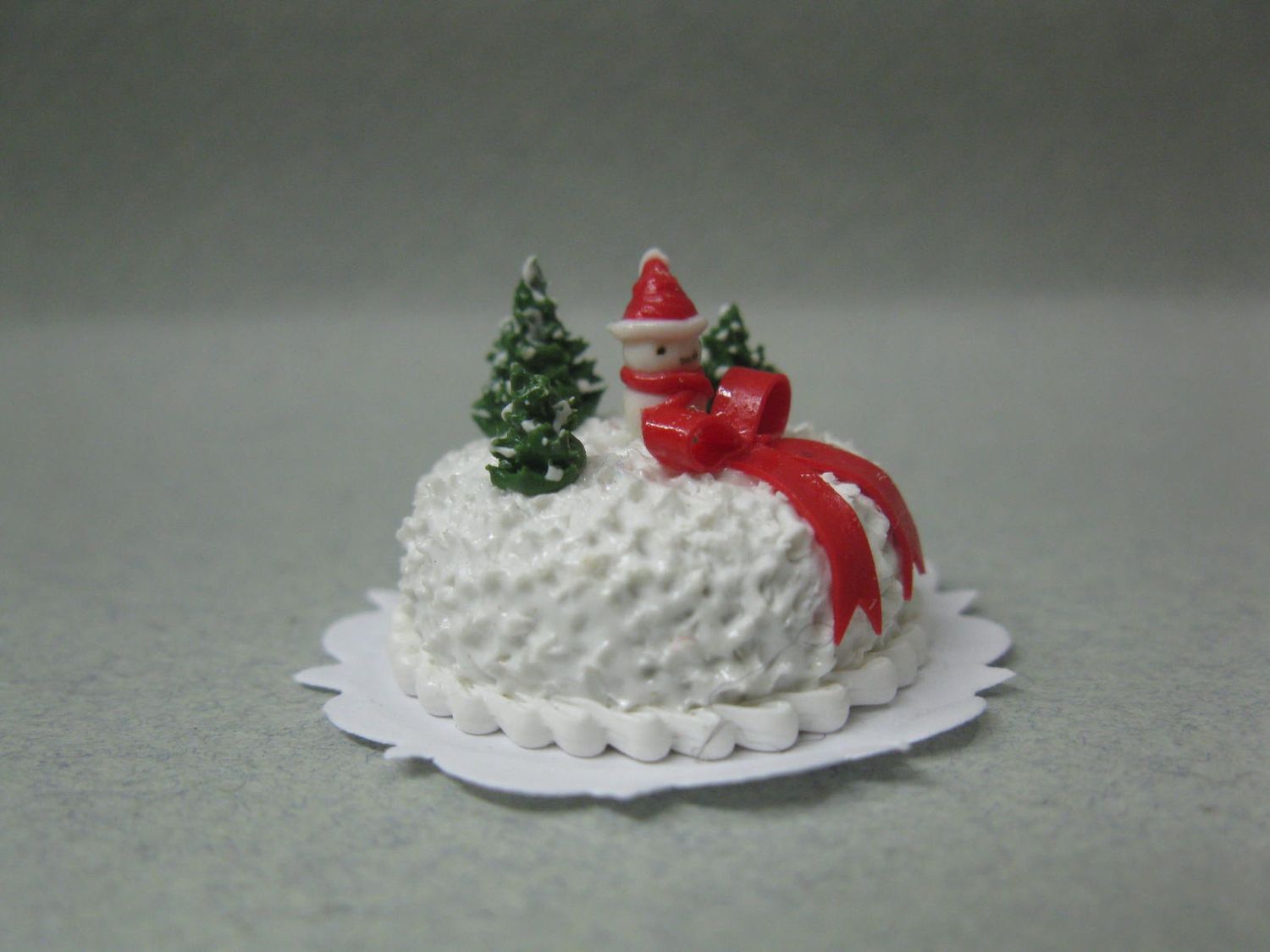 Snow Scene Christmas Cake w/ Bow BDK2088