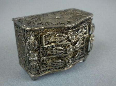Silver Filigree Dresser with Opening Top Drawer auc225-3