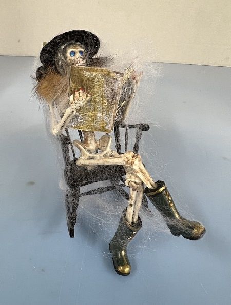 Skeleton Loretta ch22369