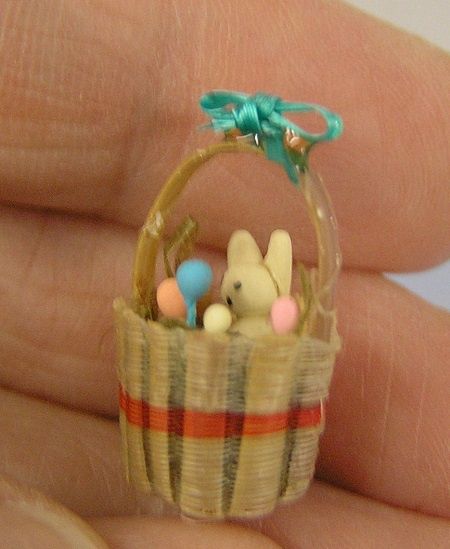 Small Easter Basket with Eggs and Bunny ala244
