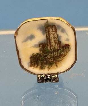 Square Plate of a Castle Ruin cn413