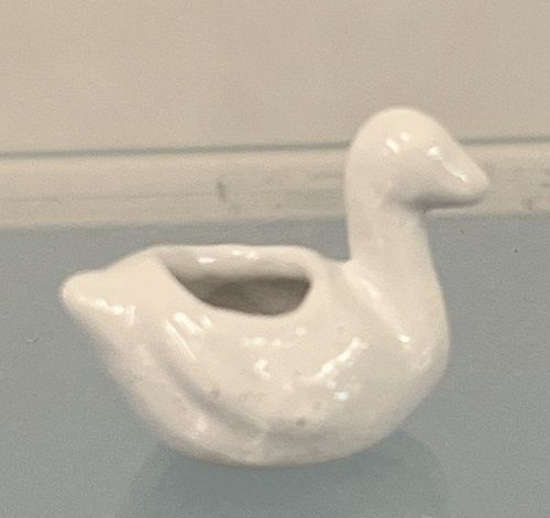 Swan Container or Planter - Small ala1135B