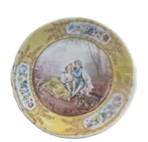 Svres Yellow Couples Plate mc02377