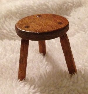 Sir Thomas Thumb Three Legged Milking Stool stt711