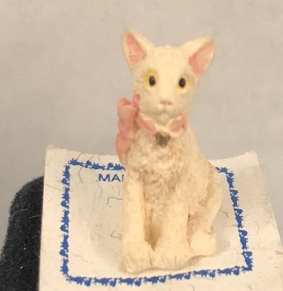 Small Kitten with Pink Bow Around Neck jkbf01070