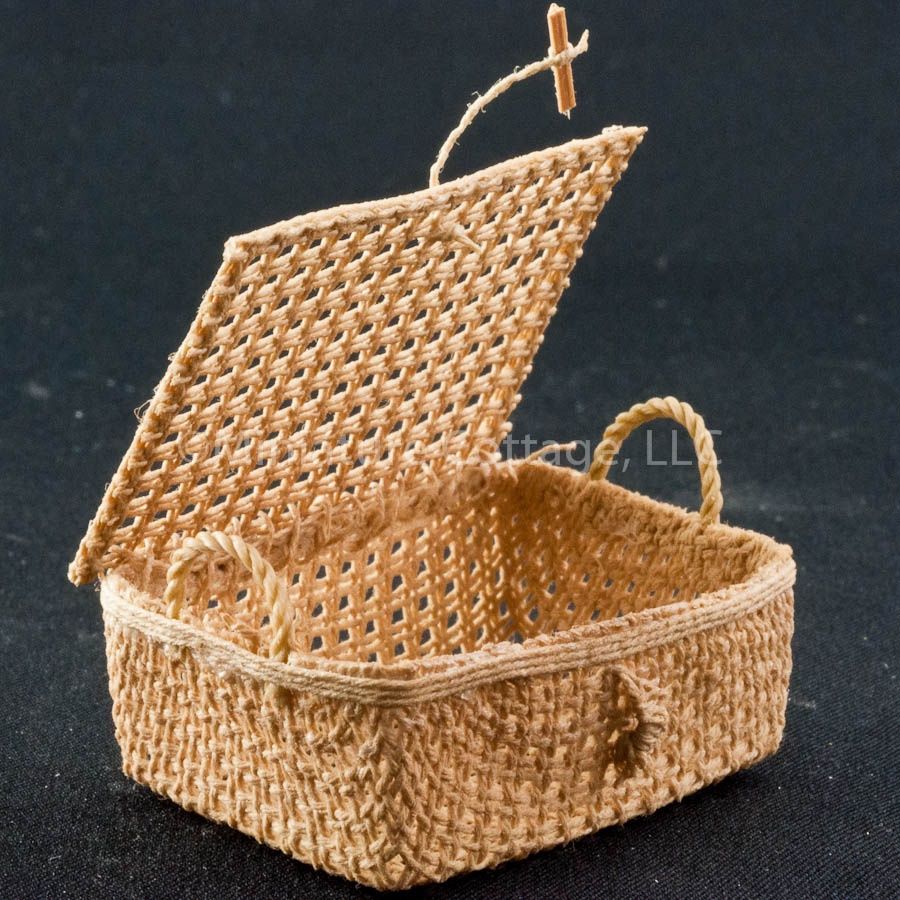 Small Picnic Basket a2226